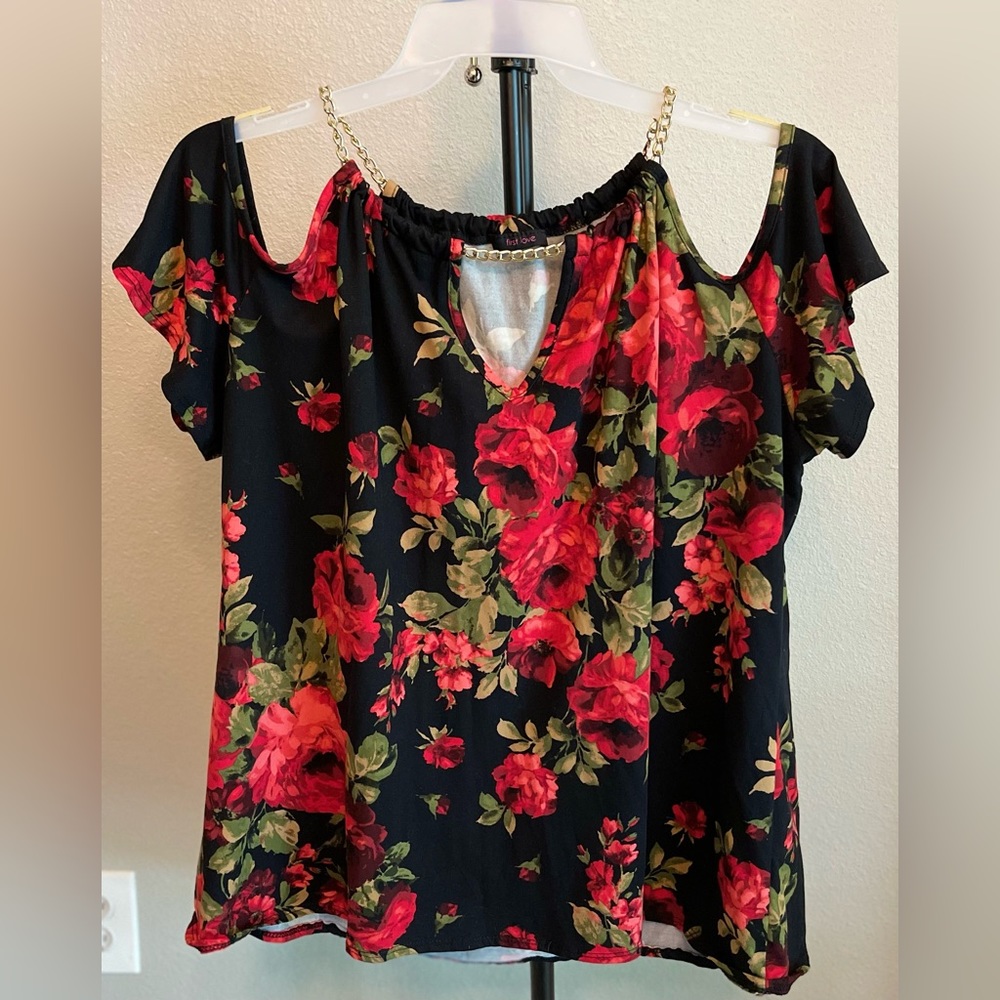 First Love Off Shoulder Plus Size Blouse w/ Chain, Floral Red & Black- Size: 2XL